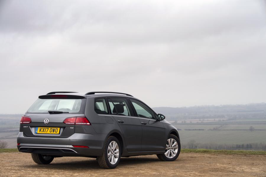  Volkswagen Golf TSI Estate 2017 года  (UK) (фото 7 из 24)